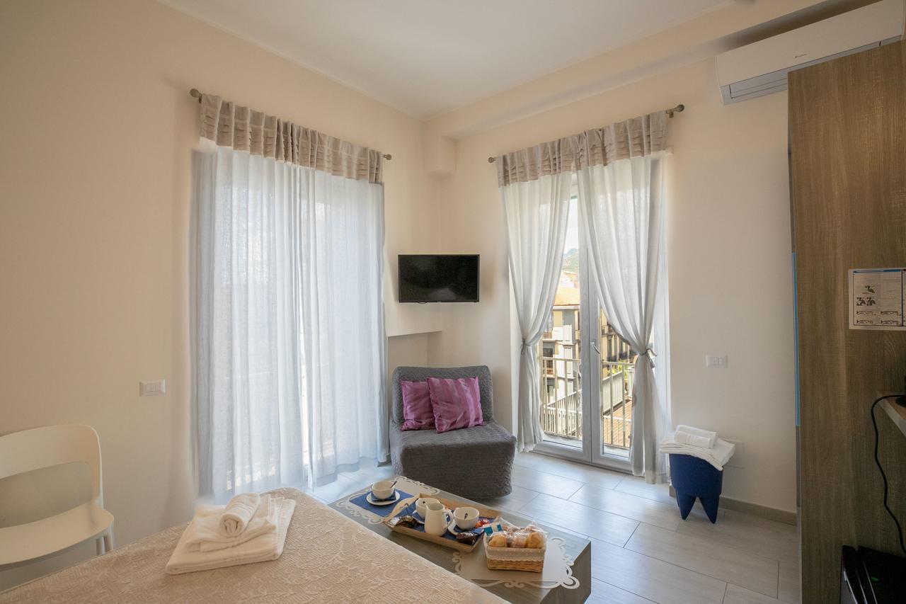 Residenza Eleonora Bed and Breakfast Salerno Eksteriør billede